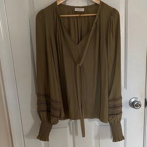 Make Offer! Ramy Brooke Olive Blouse with ruched & lace Detailed Sleeves Large